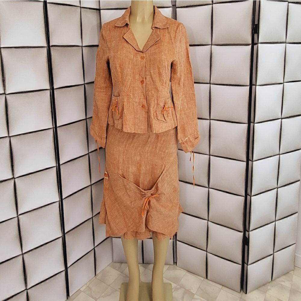 Mith linen suit   